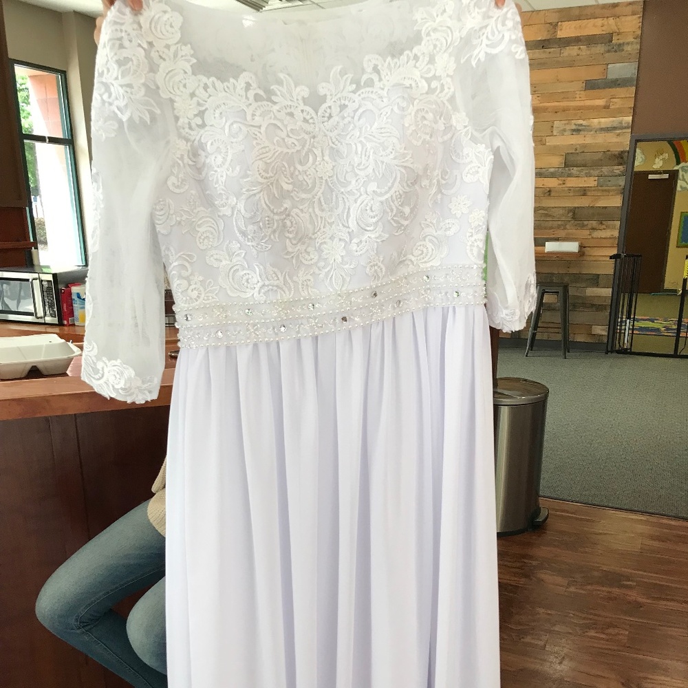 White Wedding Dress Size 16 (NWT)